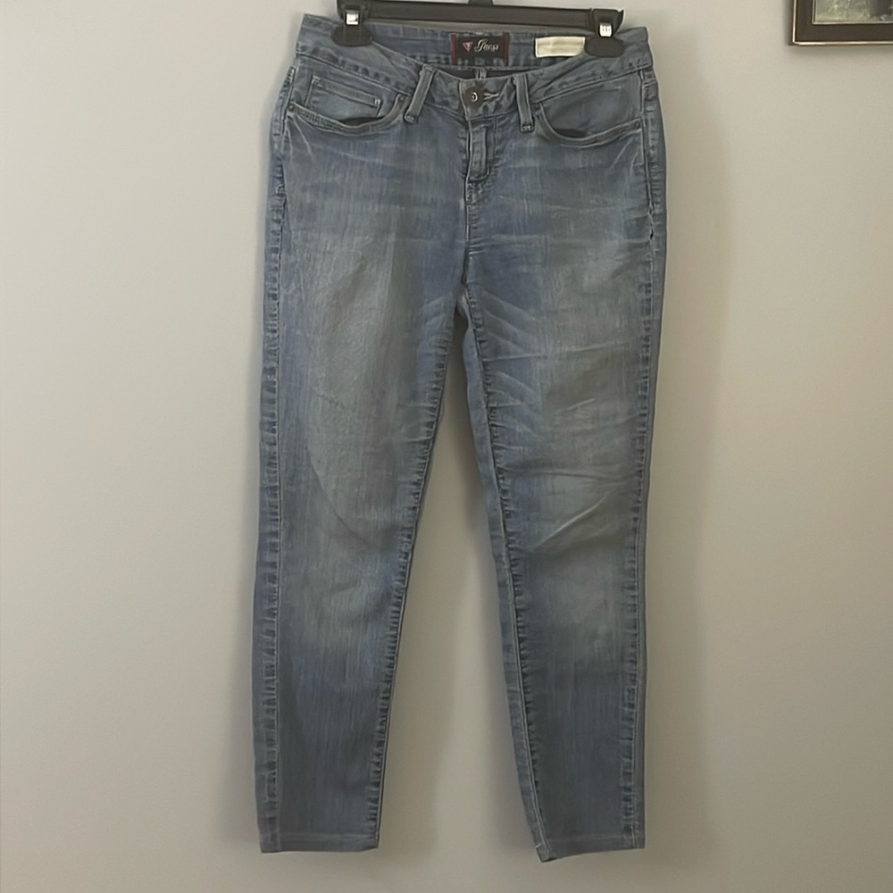 Guess medium rise curvy skinny jeans